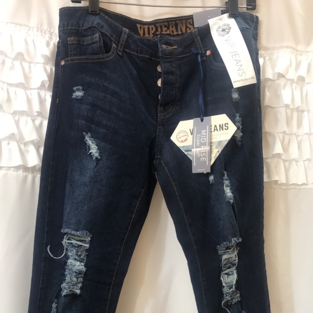 Brand new V.i.p ripped jeans size 9/10 👑